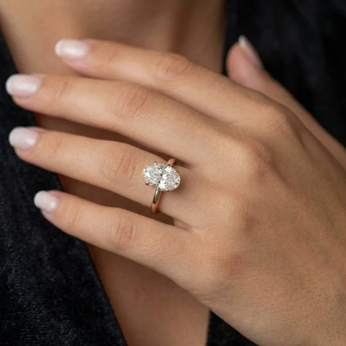 Antalya 4 Ct Oval Moissanite Ring - Image 3