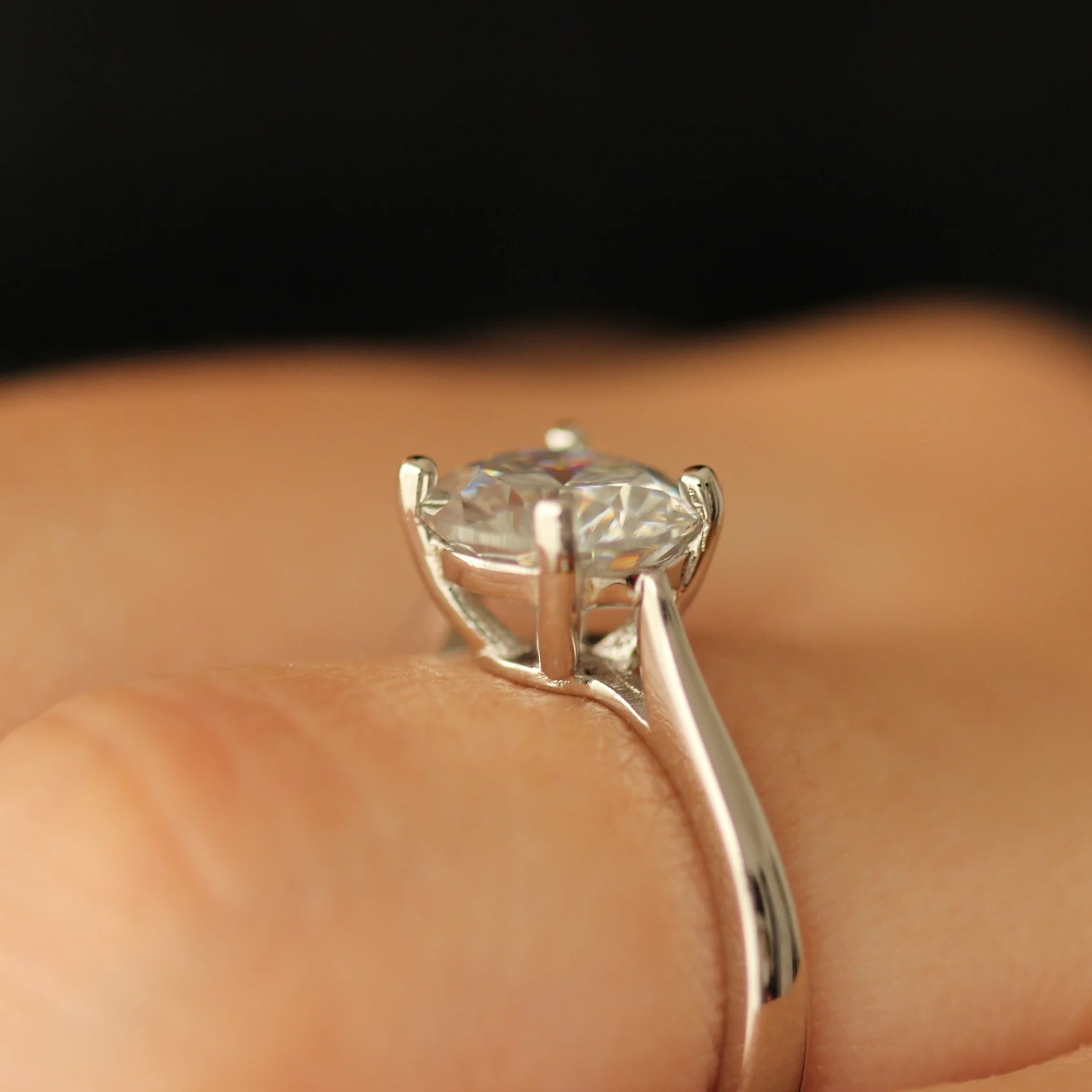 Cannes 2 Ct Round Moissanite Ring - Image 5