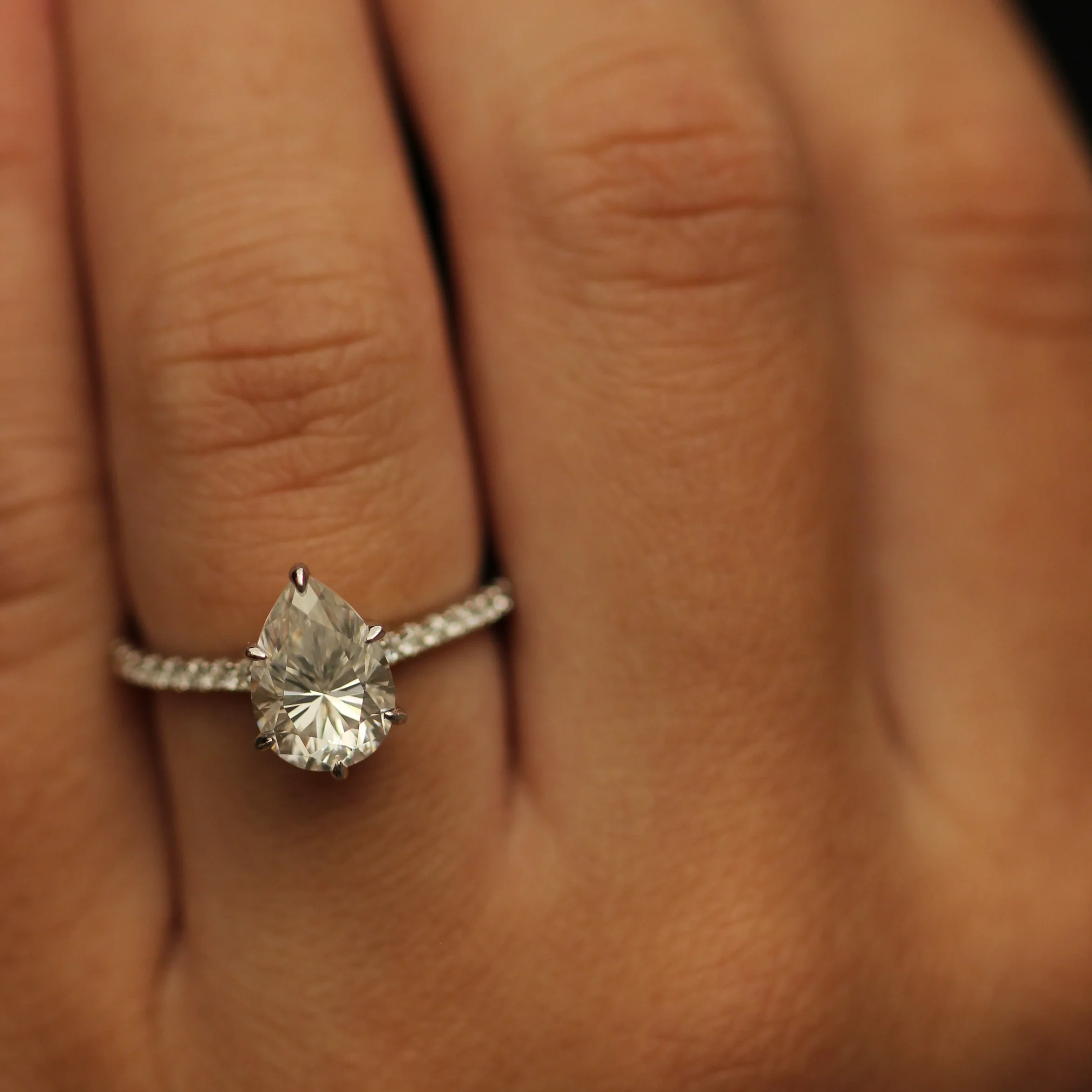 Cordoba 2 Ct Pear Moissanite Ring - Image 3