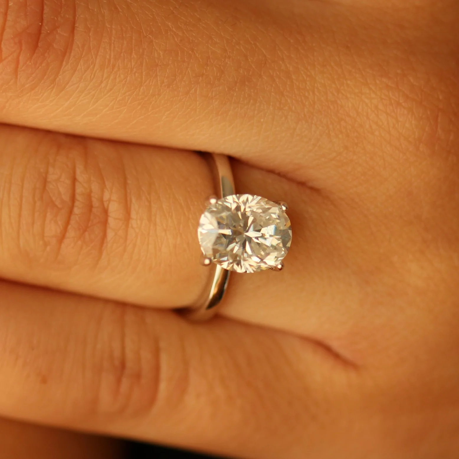 Geneva 3 Ct Oval Moissanite Ring - Image 3