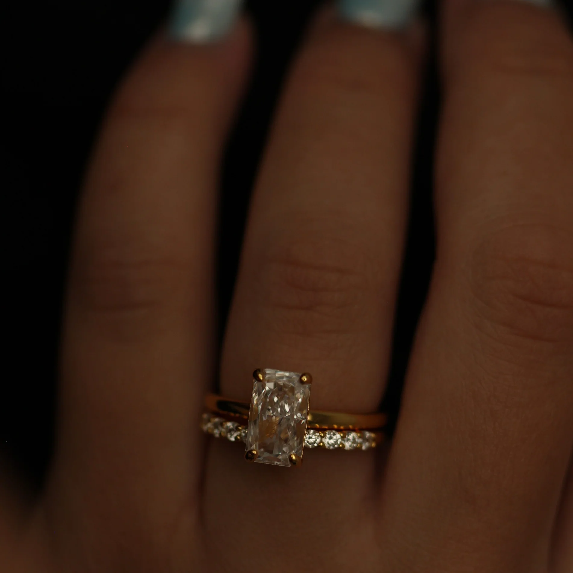 Vienna Rectangle Ring - Gold - Image 4