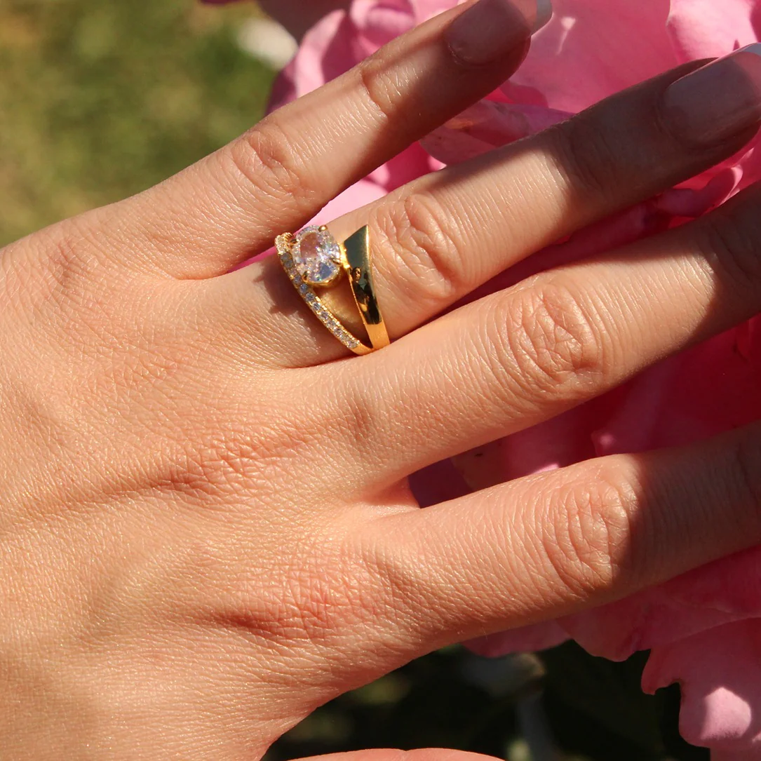 Zurich Oval Gold Ring - Image 3